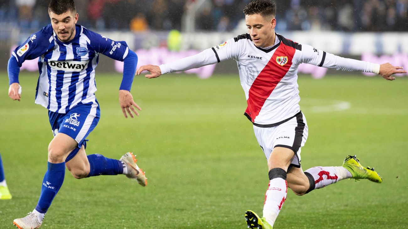 0-1. Raúl de Tomás saca al Rayo de los puestos de descenso