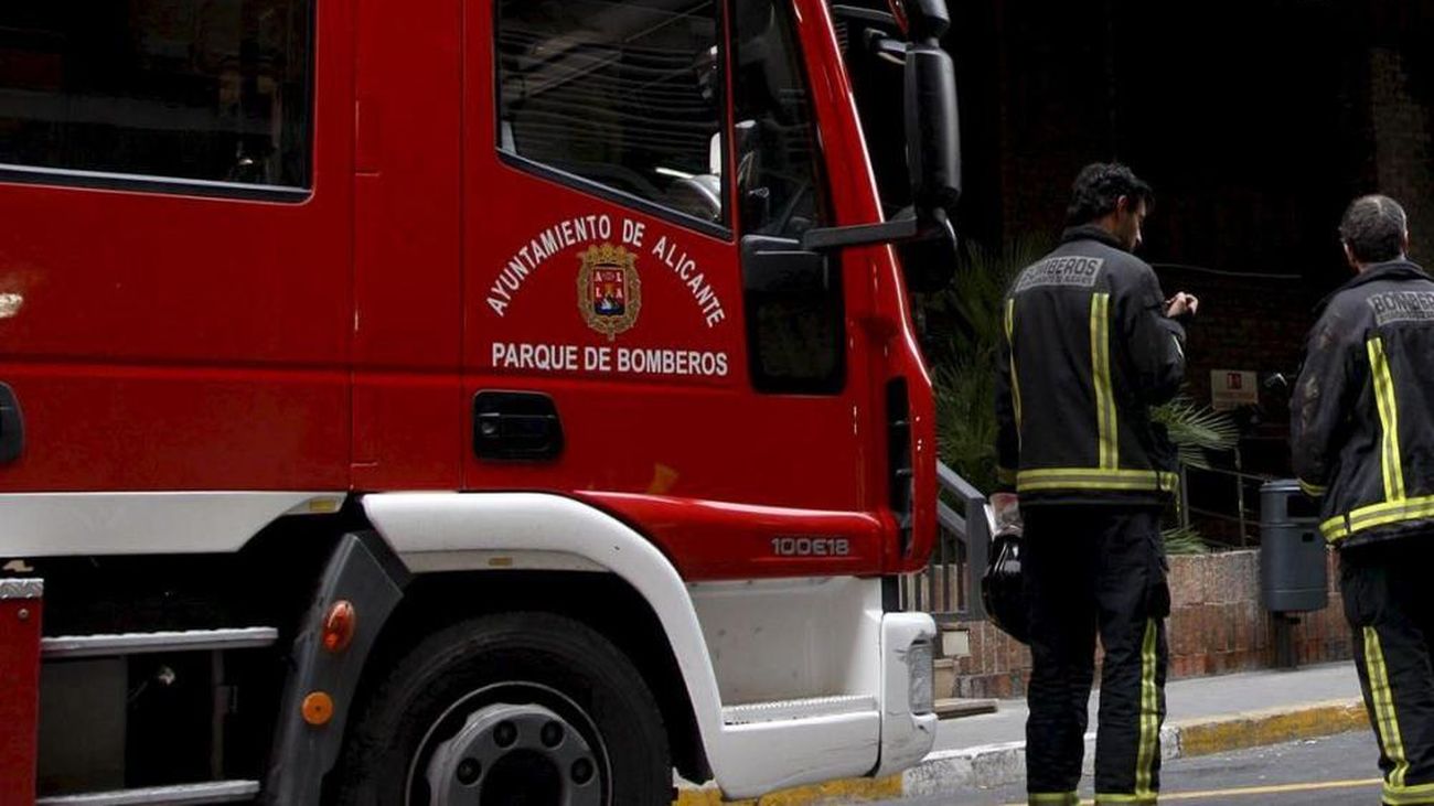 Efectivos de bomberos en Alicante | EFE/Archivo