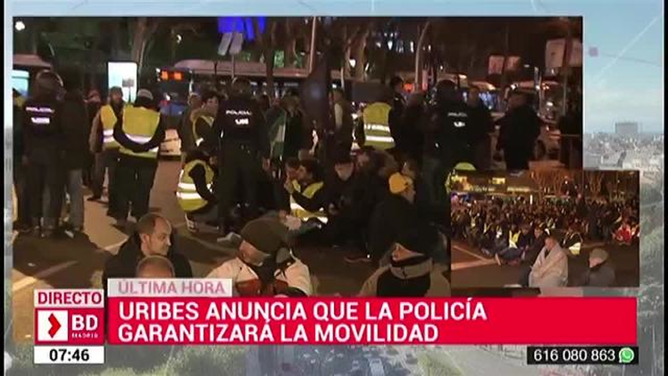 Imágenes de la sentada de taxistas en la Castellana