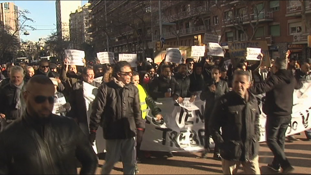 Los VTC salen a la calle en Barcelona tras el anuncio del despido de 3.000 conductores