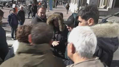 Una madrileña de 75 años le canta 'las cuarenta' a los taxistas