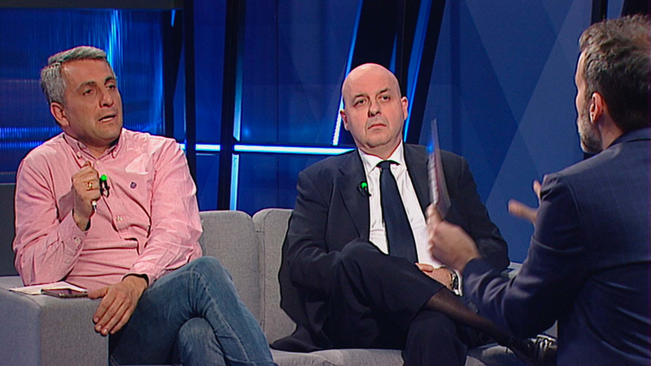 El taxi acusa a los VTC de lobby y estos denuncian los privilegios del sector