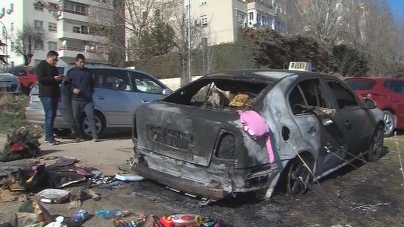 Rafa, tras encontrar su taxi calcinado: "Han destruido mi única fuente de ingresos"