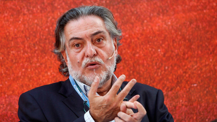 Pepu Hernández, la política como una cancha de baloncesto