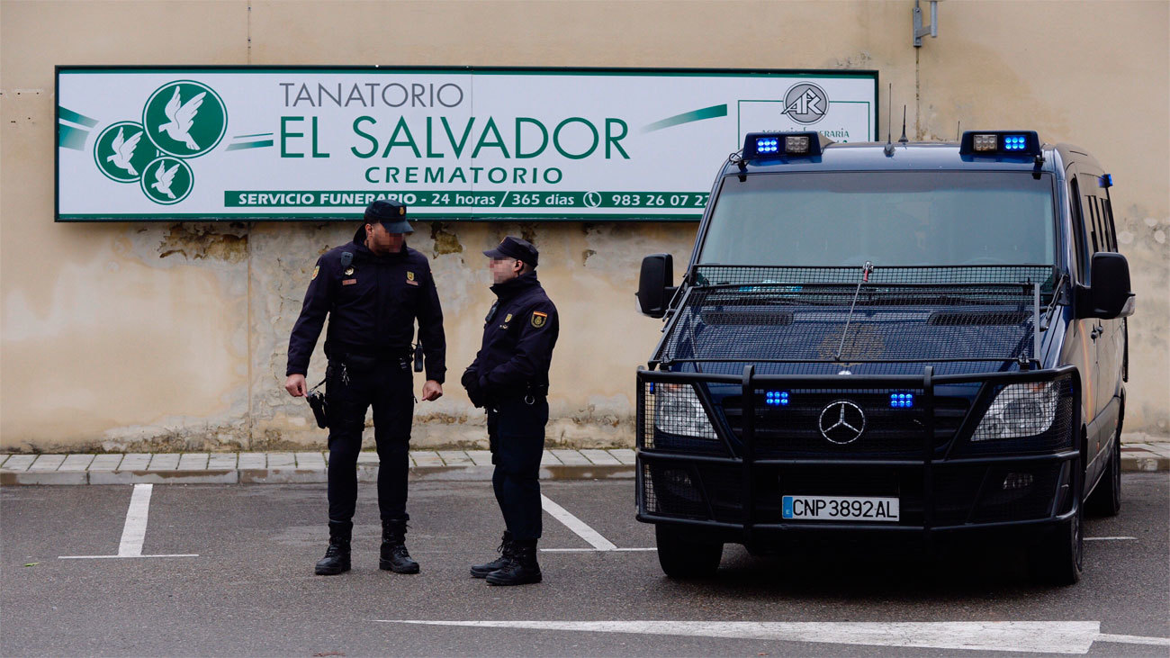 La Policía registra tanatorios de Valladolid por fraude en ataúdes para incineraciones