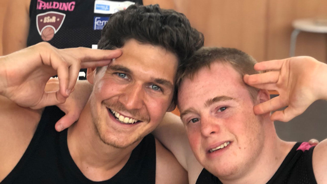 La afición del Fuenlabrada es la afición 10