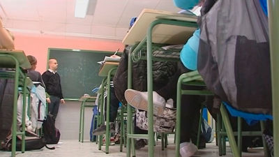 Madrid amplía la oferta y convocará este año 3.500 plazas de maestros