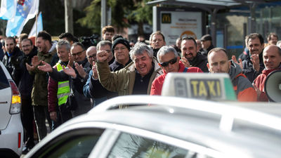Minuto a minuto de la duodécima jornada de huelga de los taxistas en Madrid