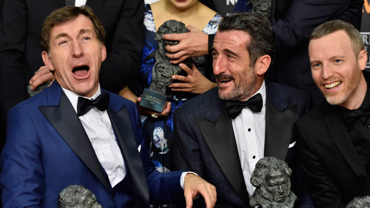 'El reino' gana la batalla con 7 galardones; 'Campeones' se convierte en la Mejor Película