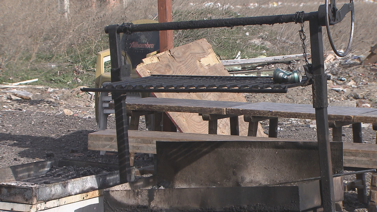 Cinco heridos en un incendio en una nave de Leganés junto a un poblado marginal