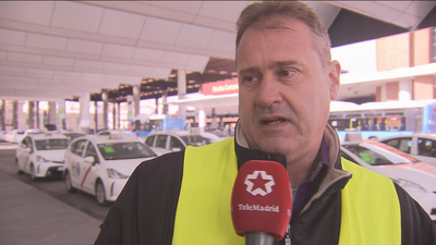 Los taxistas madrileños, expectantes y al límite tras 15 días de huelga