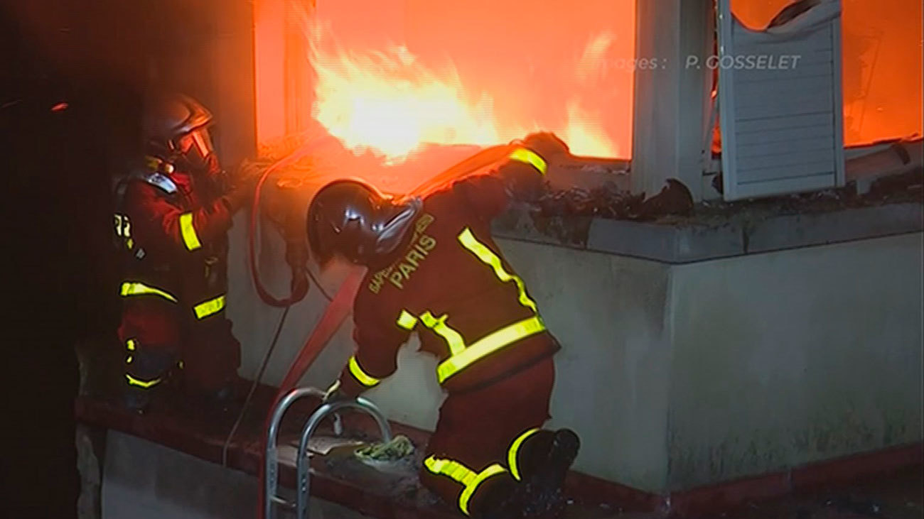 Al menos siete muertos en un violento incendio en París
