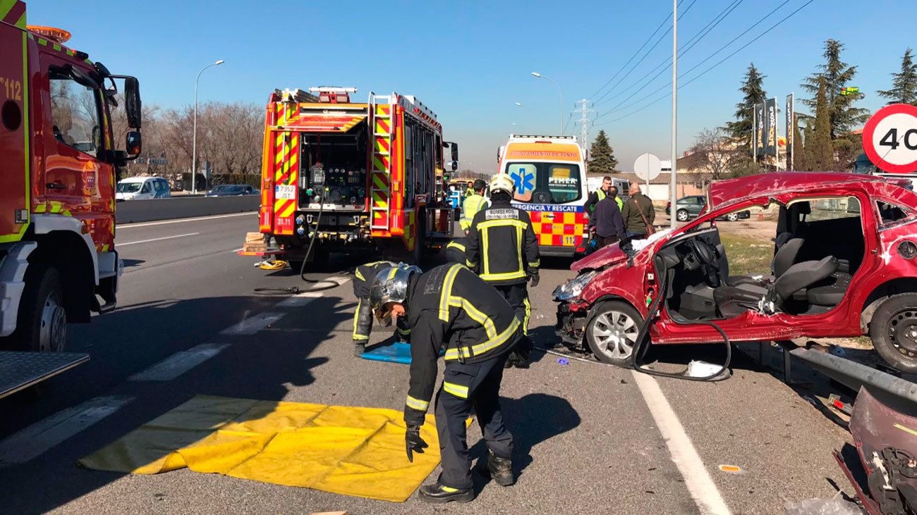 Un herido en un aparatoso accidente en la A-4