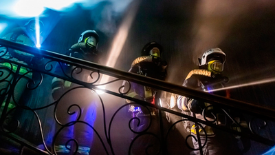 Imágenes del incendio en un edificio de viviendas en el corazón de París