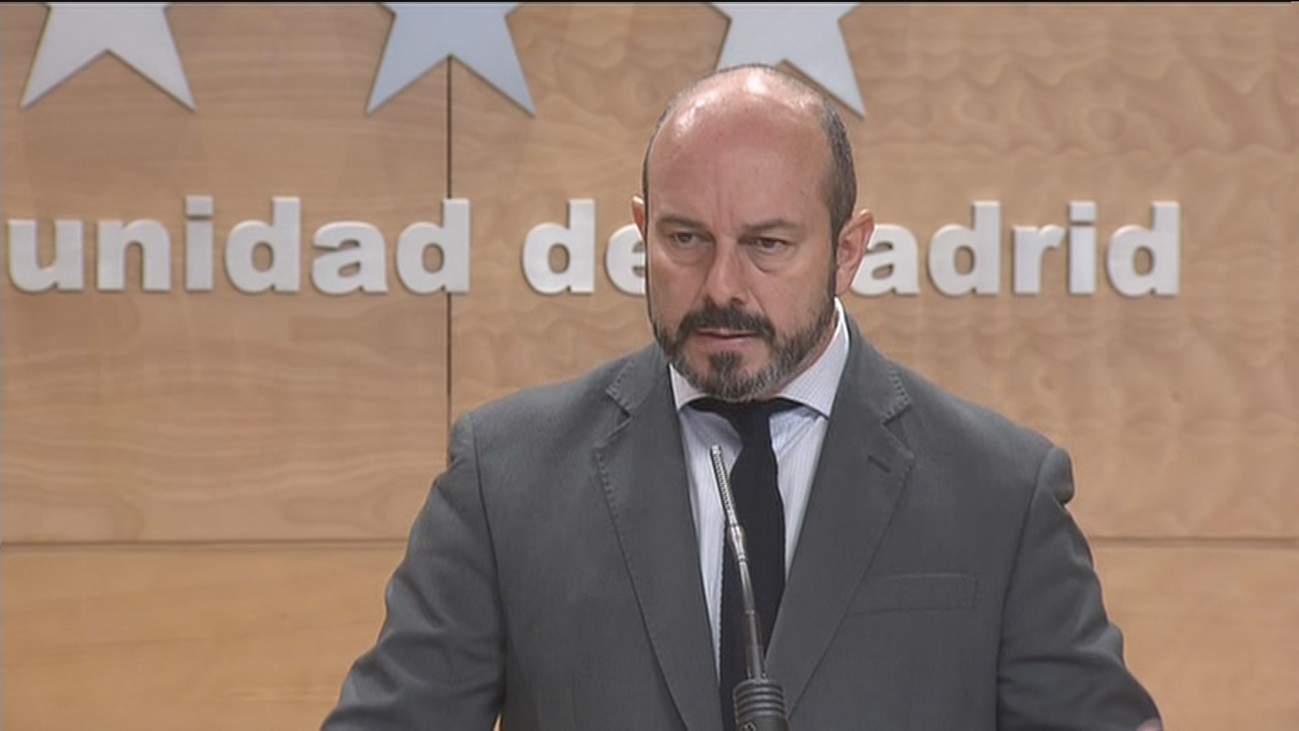 Rollán apela al sentido común de los taxistas para que vuelvan al trabajo