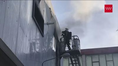 Arde una pastelería  industrial de San Sebastián de los Reyes