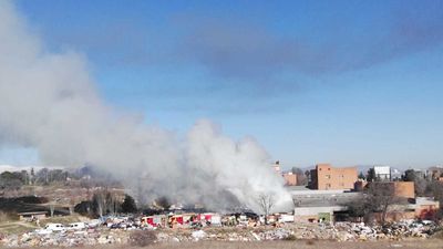 Un incendio destruye varias chabolas en un descampado de Fuencarral