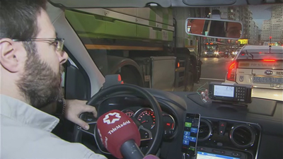 Los taxistas piden perdón a los clientes y se quejan de que "nadie" les ha hecho caso