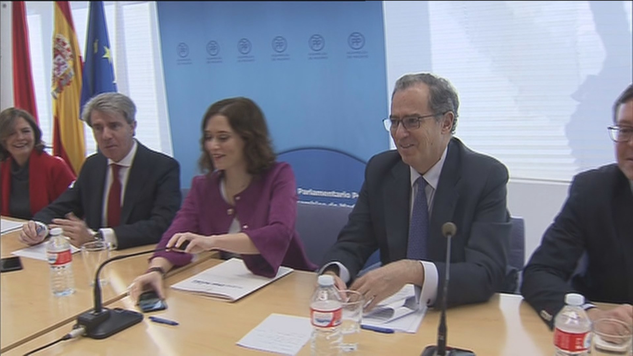 Díaz Ayuso aplaude el "buen trabajo" del PP madrileño "pese a las dificultades"