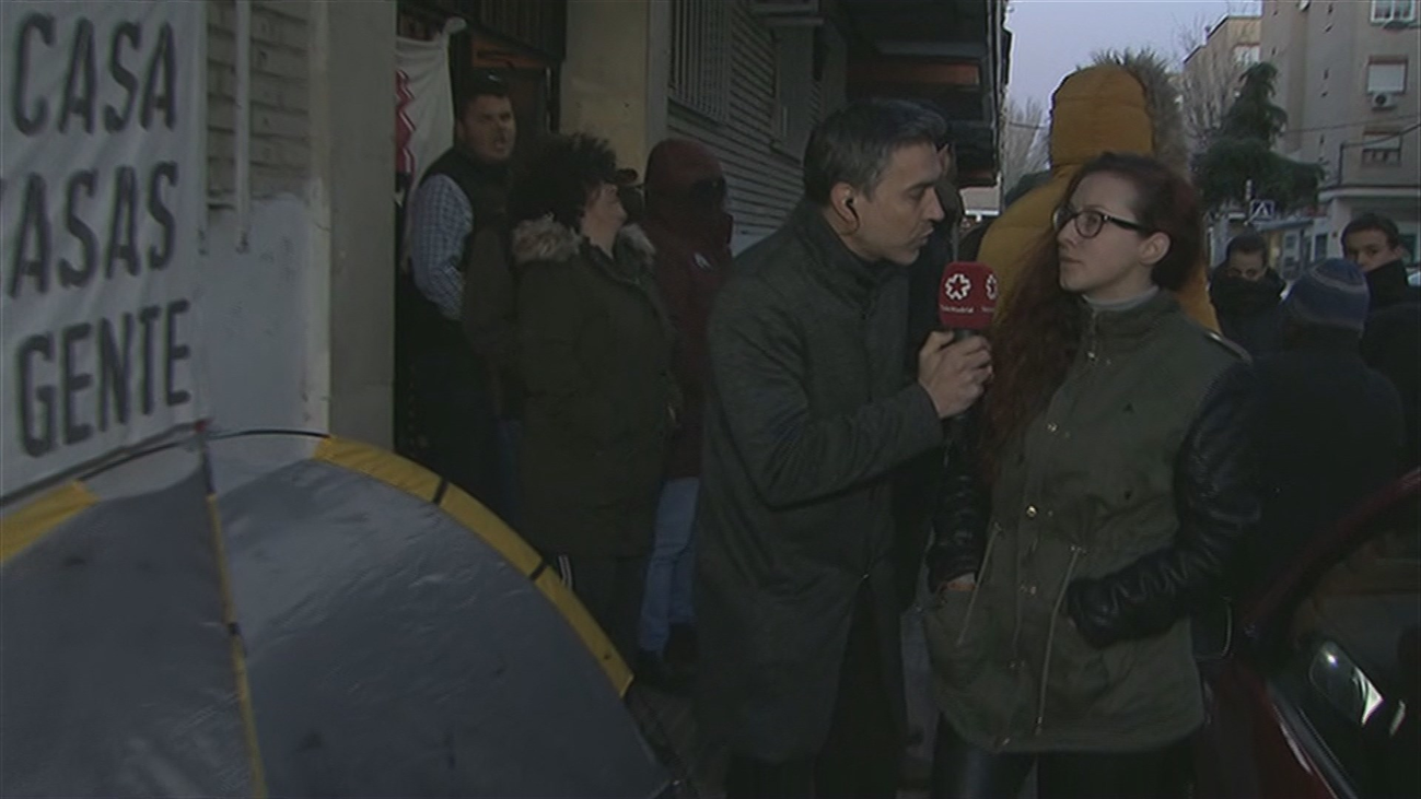Una vecina de Parla se ve desamparada pese a que el cuarto intento de desahucio de nuevo se ha aplazado