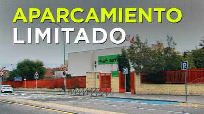 Polémico aparcamiento frente a un colegio en Rivas