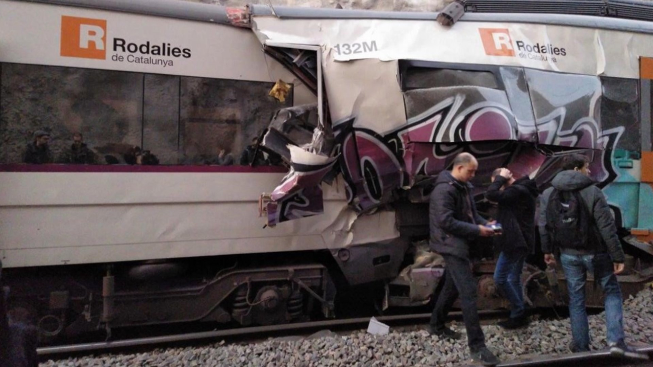 Un muerto y al menos 8 heridos en un accidente de Cercanías en Barcelona