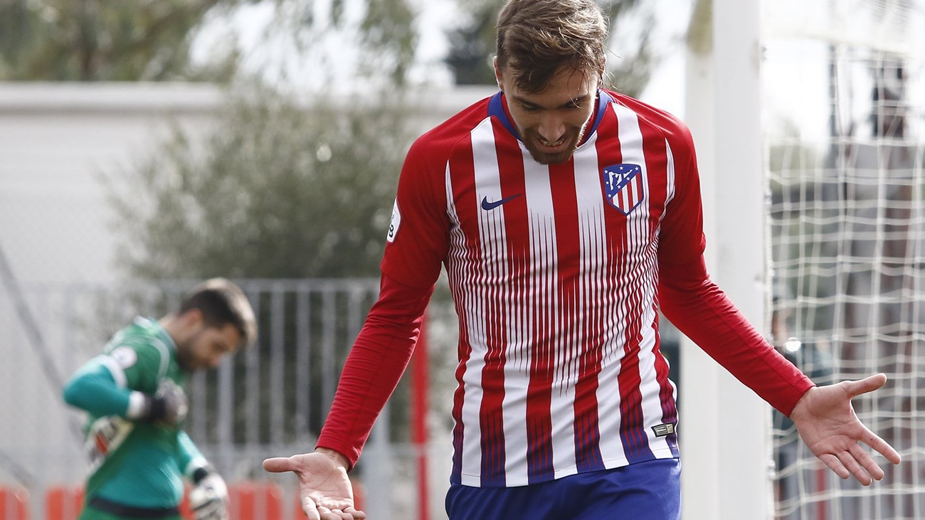 Gol de Pinchi, del Atleti B, al Navalcarnero (2-0)