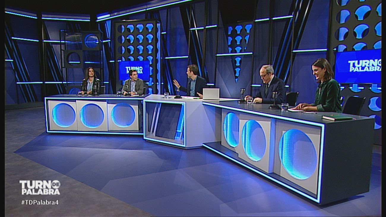 Mesa de debate en Turno de Palabra