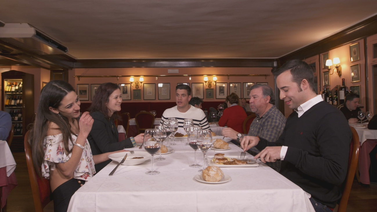 Fonda Genara defrauda con su "rabo de toro"