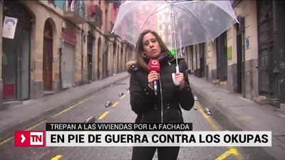 Trepan por los balcones para ocupar pisos en Bilbao