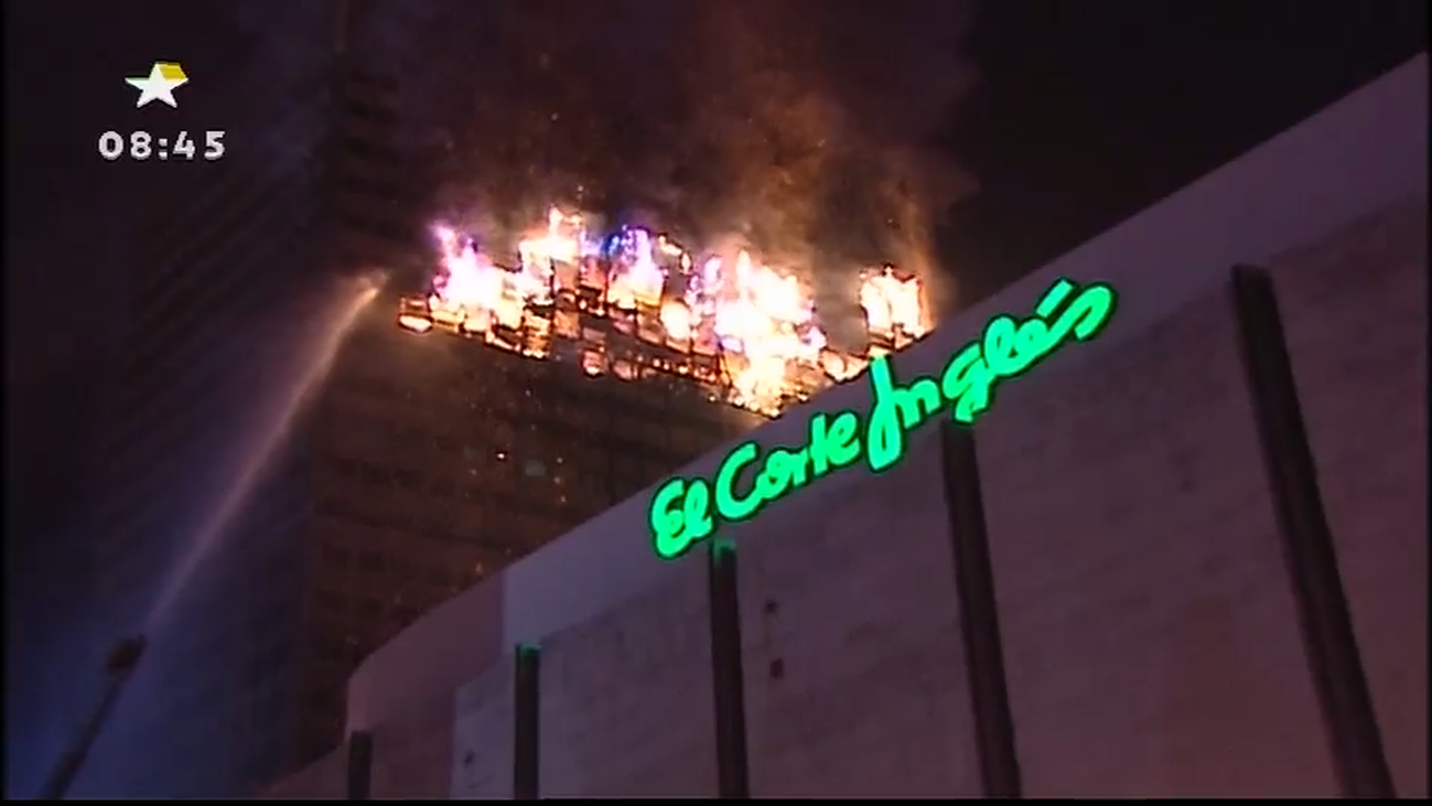 Así informó Telemadrid del incendio del Windsor: 15 horas en directo de un incendio que hizo historia