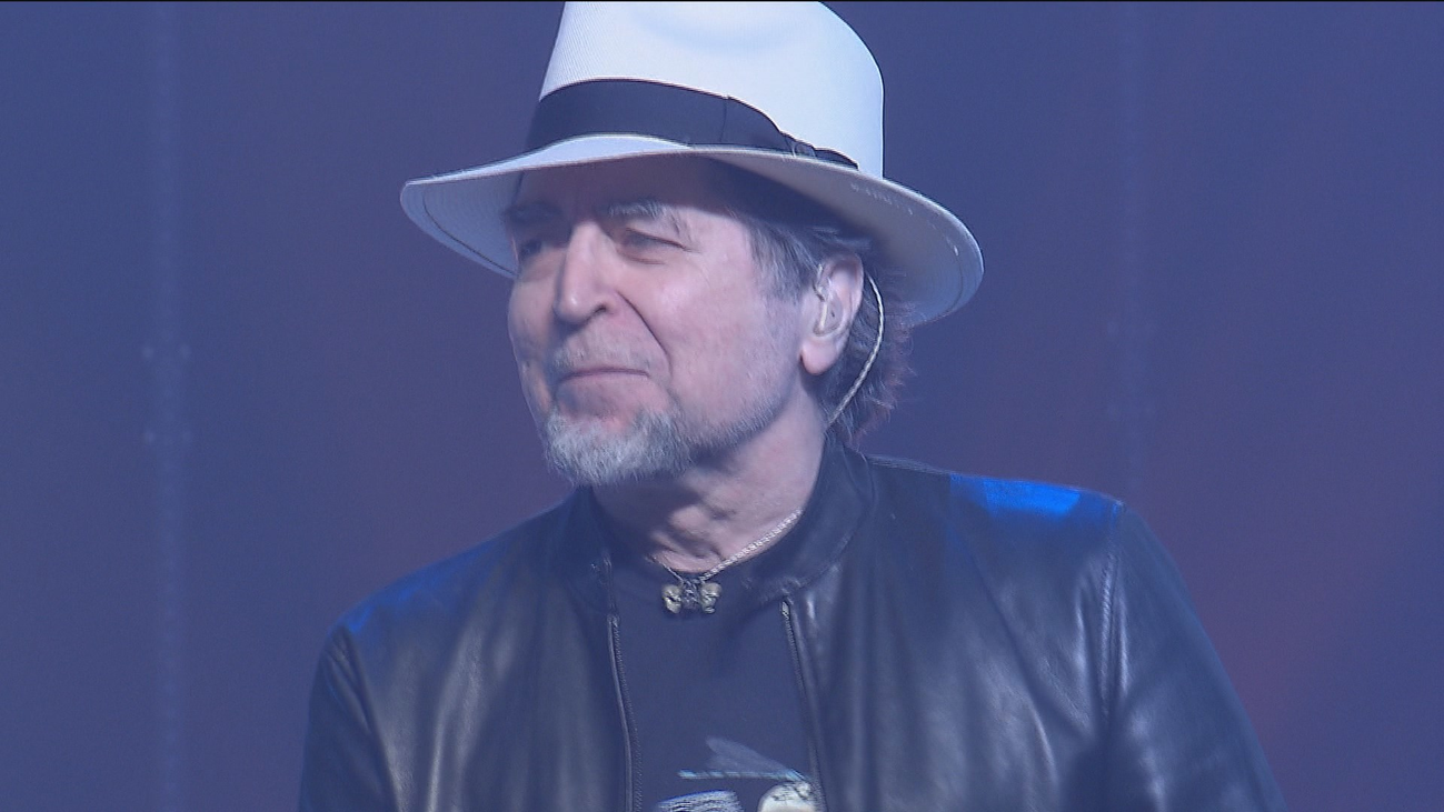 Sabina, el poeta de lo cotidiano, cumple 70 años