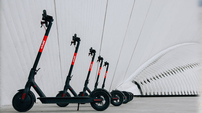 Claves para saber cómo circular con patinetes eléctricos en Madrid