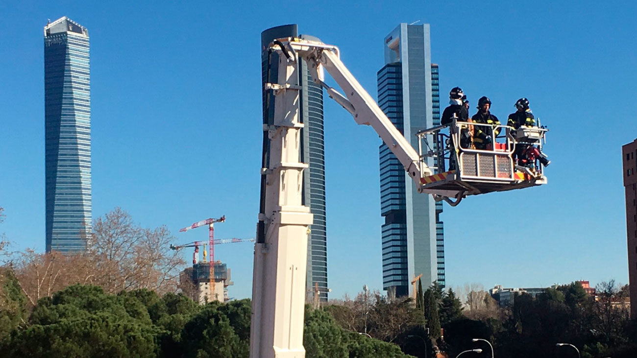 Nieves Herrero arranca 'Madrid Directo' con los bomberos de la calle Monforte