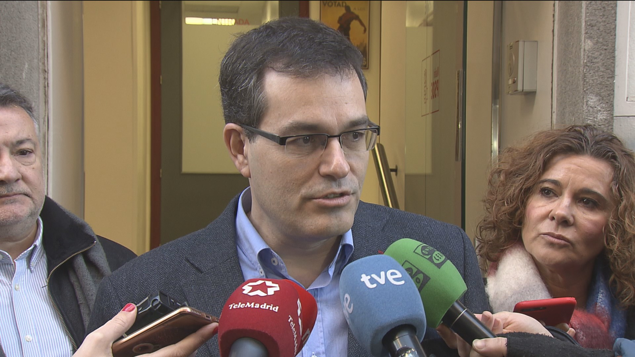 Dávila y De la Rocha  formalizan sus precandidaturas  a la alcaldía de Madrid