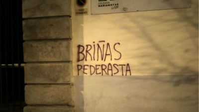 Pintadas de ‘Briñas pederasta’ en el colegio Amorós