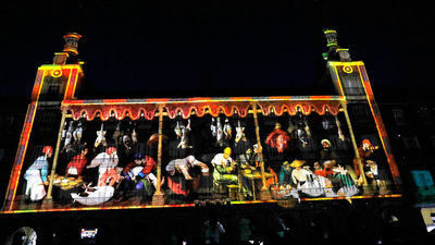 Un espectacular video mapping recorre los 400 años de la Plaza Mayor
