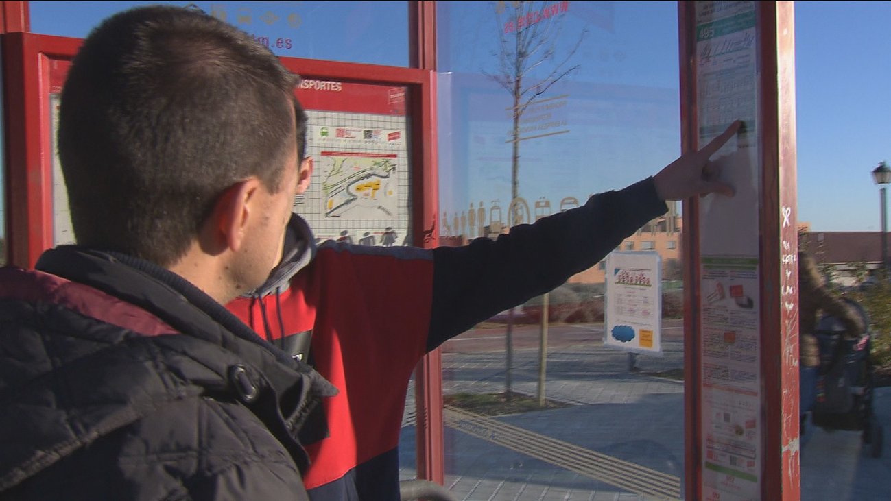 En Arroyomolinos pagan más de lo debido por su abono transporte