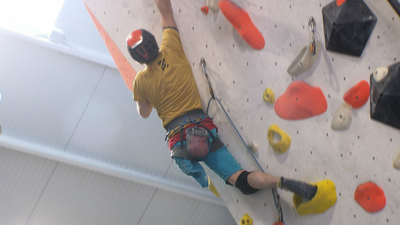 Iván, en lo más alto de la paraescalada