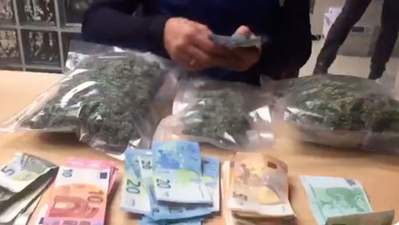 Detenido un conductor en Legazpi con tres bolsas de marihuana bajo su asiento