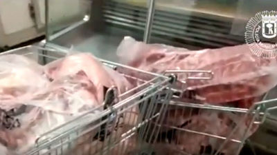 La Policía Municipal interviene kilos de carne y pescado en mal estado en Usera