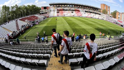El estadio de Vallecas supera la ITV de los edificios
