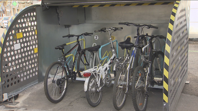 El centro de Madrid ya tiene su primer 'bicihangar'