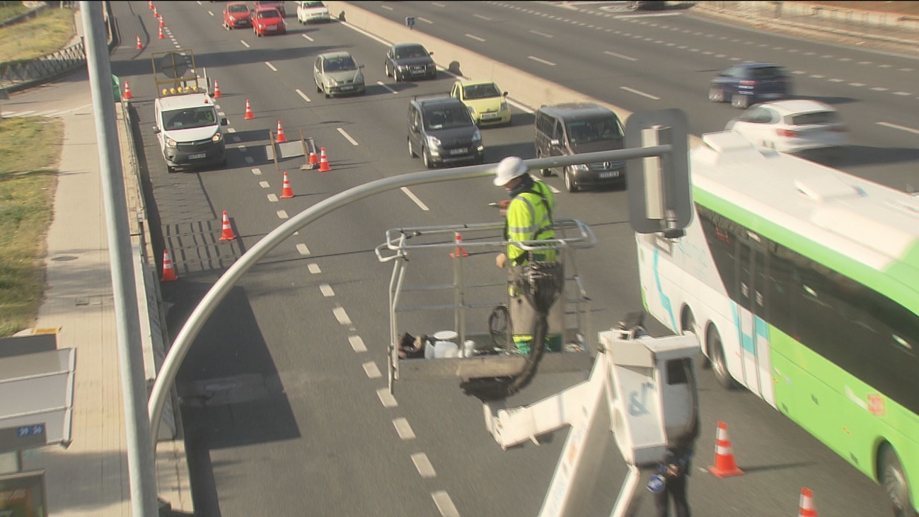 La A-5 mantendrá la velocidad a 70 km/h con los semáforos y radares