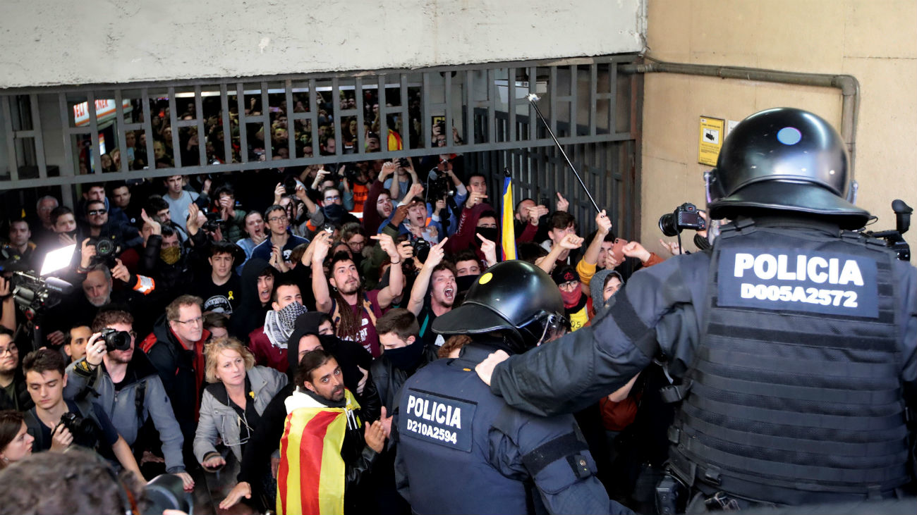 Tres detenidos y 22 personas atendidas en los incidentes de la huelga en Cataluña