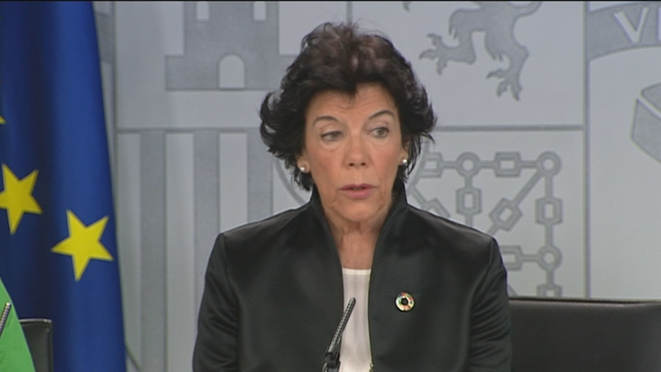 Celaá advierte a la Iglesia del "daño reputacional" si se opone a exhumar a Franco