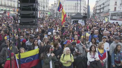 Miles de personas exigen a Maduro en Sol que permita la ayuda humanitaria