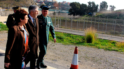 Las concertinas se retirarán del vallado fronterizo de Ceuta