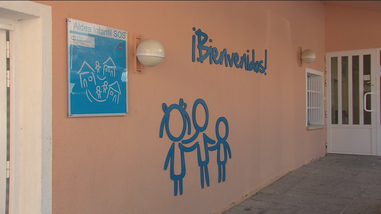 En Madrid más de 5.600 niños viven con familias de acogida o en residencias