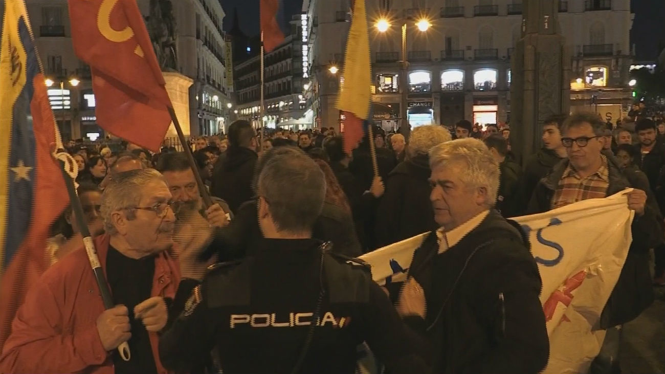 Tensión entre partidarios de Guaidó y Maduro en Sol